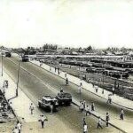 Suasana Jembatan Ampera sekitar tahun 1965-an tidak lama setelah diselesaikannya proses pembangunan.